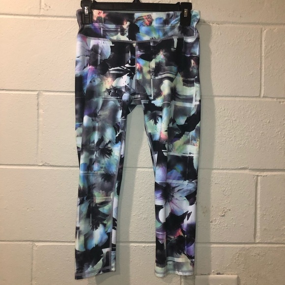 Fabletics Salar Multi-Colored Floral Capris Size Small - Picture 1 of 10